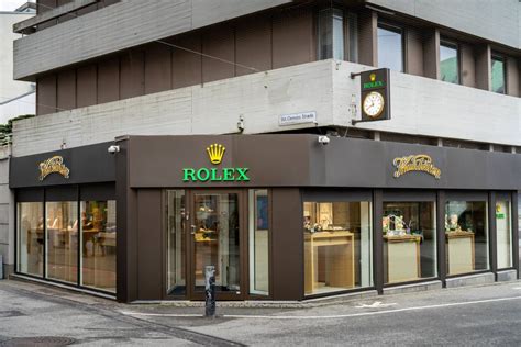 Bager ventes at tilstå svindelnummer med dyre Rolex.